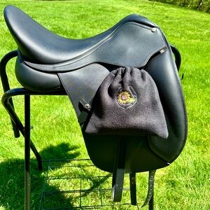 Black stirrup cover sunflower horseshoe